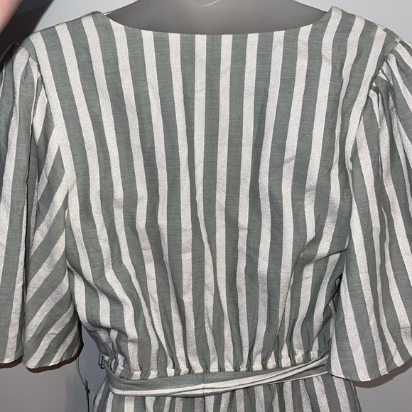 NWT Gianni Bini Sage/White Stripped Slip On Dress w/ shutter sleeves  Size Small - Picture 3 of 12